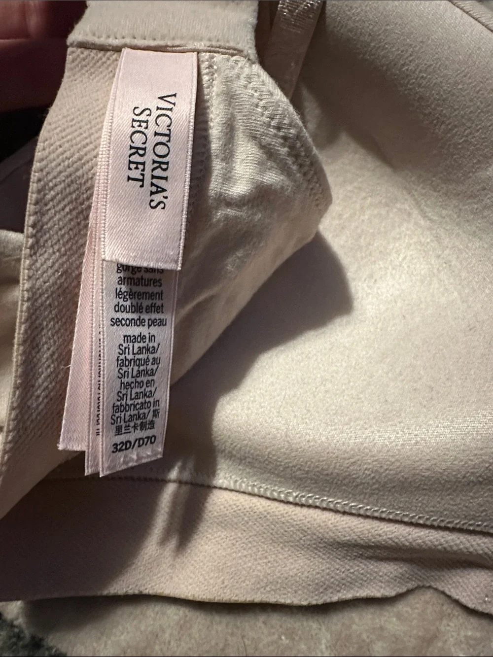 Victoria’s Secret T Shirt Lightly Lined Light Beige Wireless Bra Size 32D